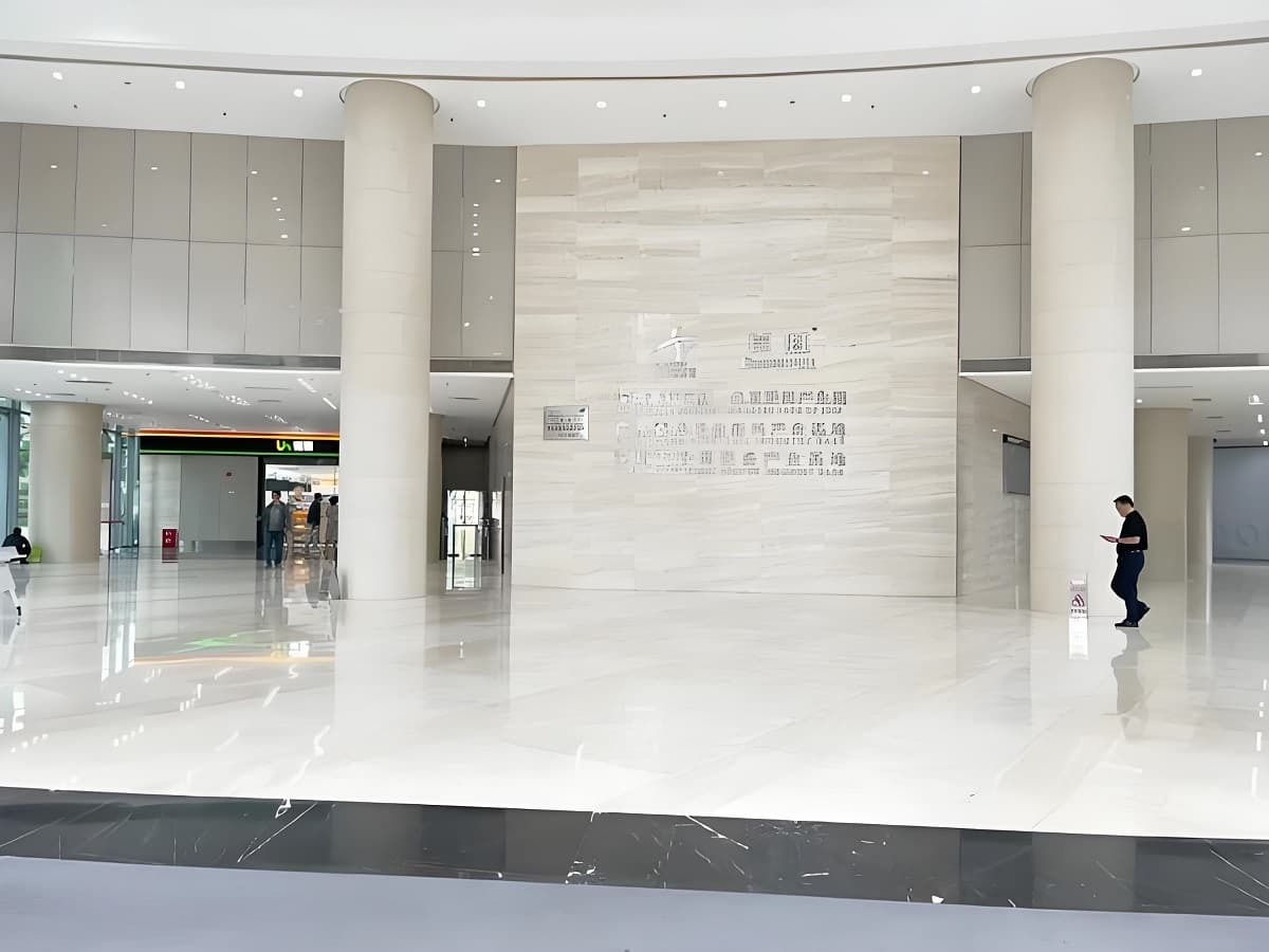 长虹科技大厦绿化步道