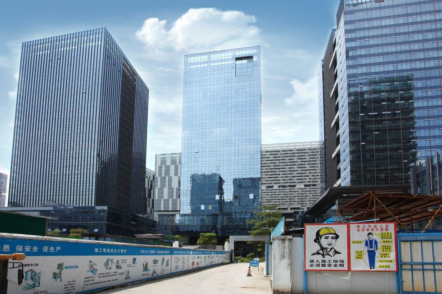 风华科技大厦主楼外观