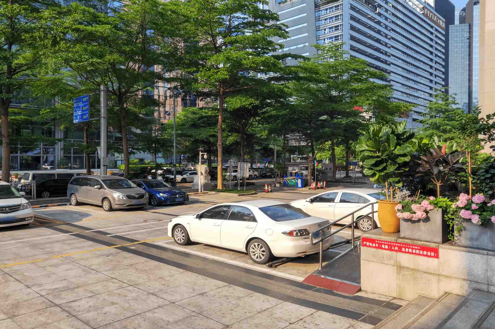 富诚科技大厦大楼外立面