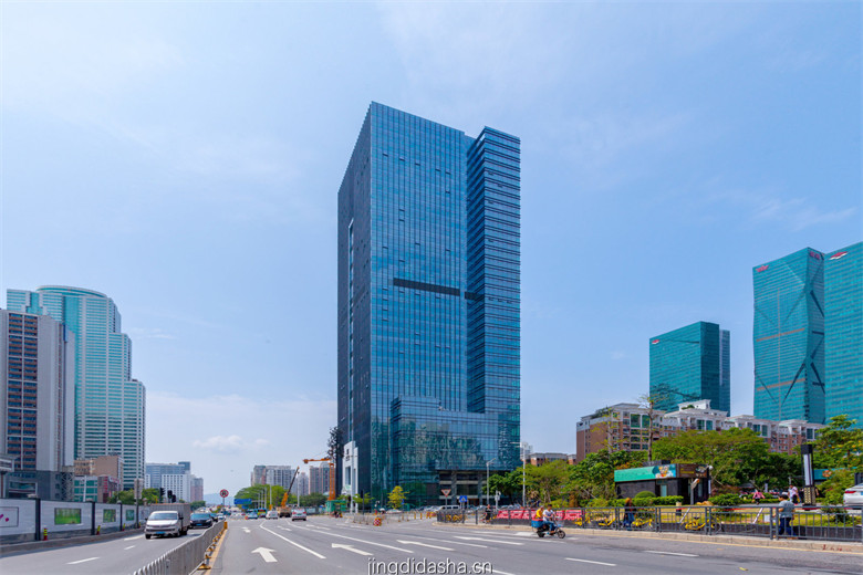 京地大厦主楼外观