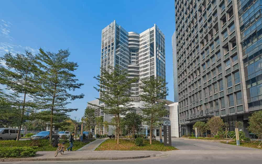 留学生创业大厦主楼外观