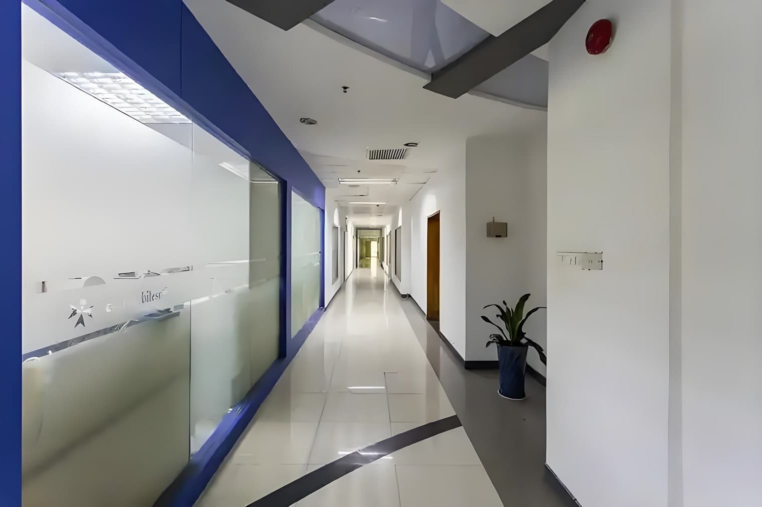 龙泰利科技大厦园区园林景观