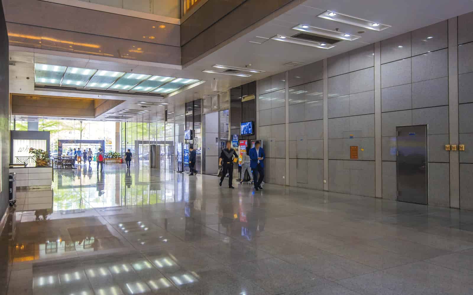 新华保险大厦绿化步道