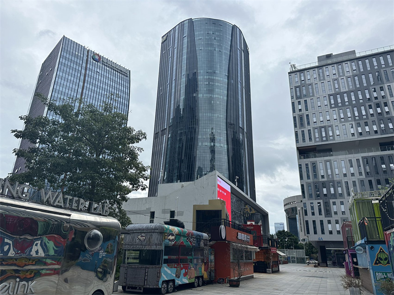 怡化金融科技大厦绿化步道