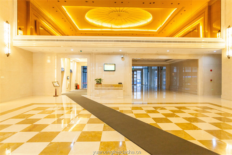 源兴科技大厦绿化步道