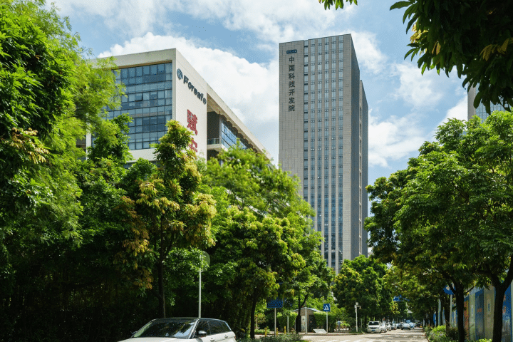 中科大厦主楼外观