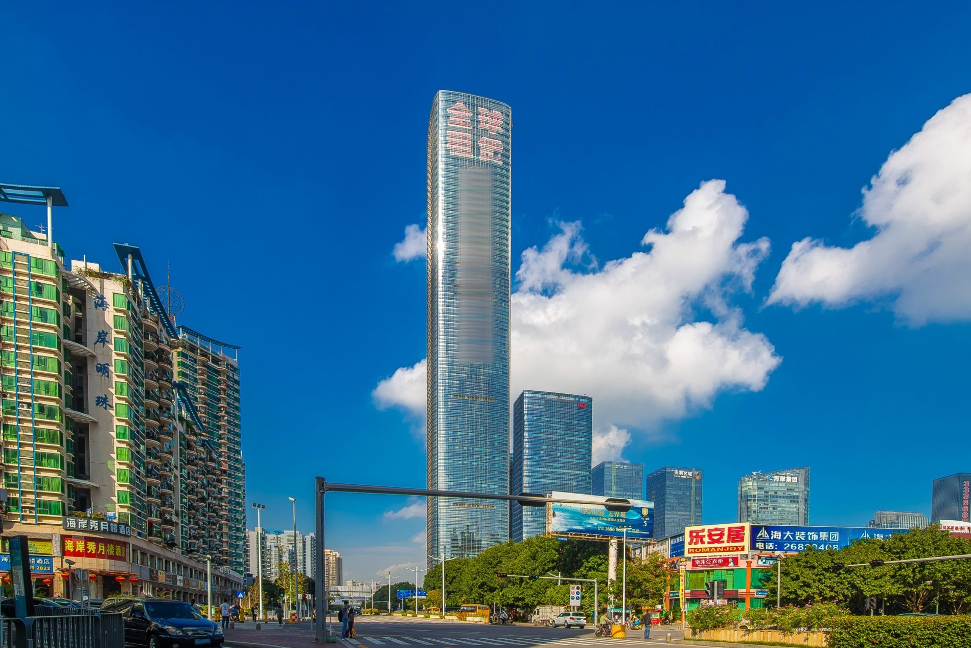 中洲控股金融中心主楼外观